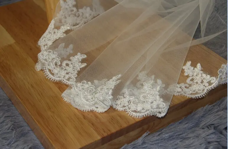 1 Layer Fingertip Bridal Veil Lace Edge Wedding Accessories in White ,Ivory ,Off-white - Image 4