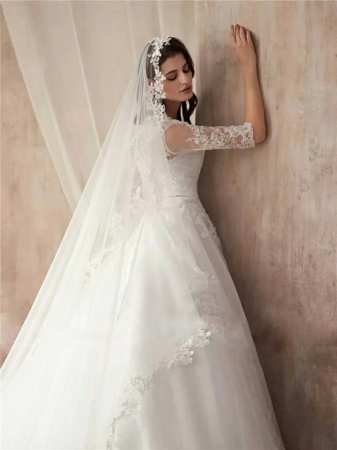1 Tier Lace Applique Wedding Veil Cathedral Length Bridal Veil - Image 2