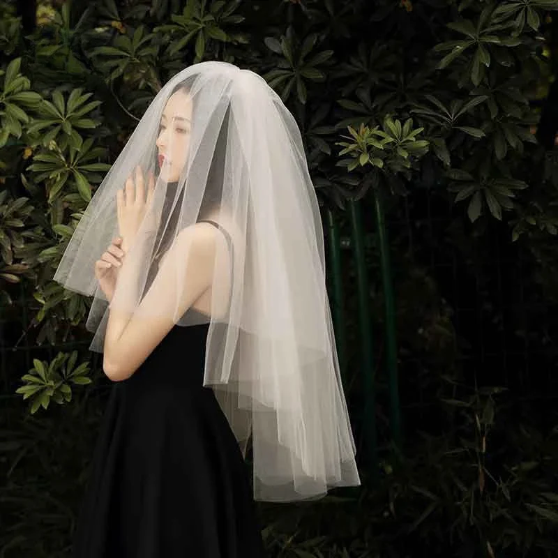 2 Layer Cut Edge Wedding Veil with Metal Comb in White ,Light Ivory - Image 4