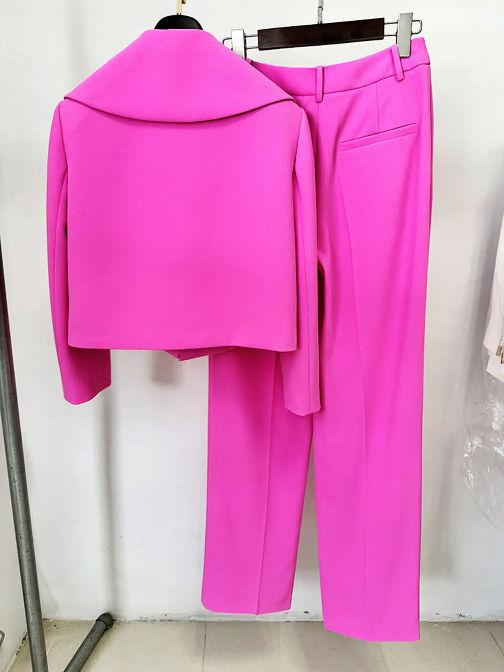 2024 Elegant Women's Light Luxury Suit Pants Set with Large Collar Long Sleeve Slim Fit Short Suit Coat and Pants Two Piece Set - Image 2