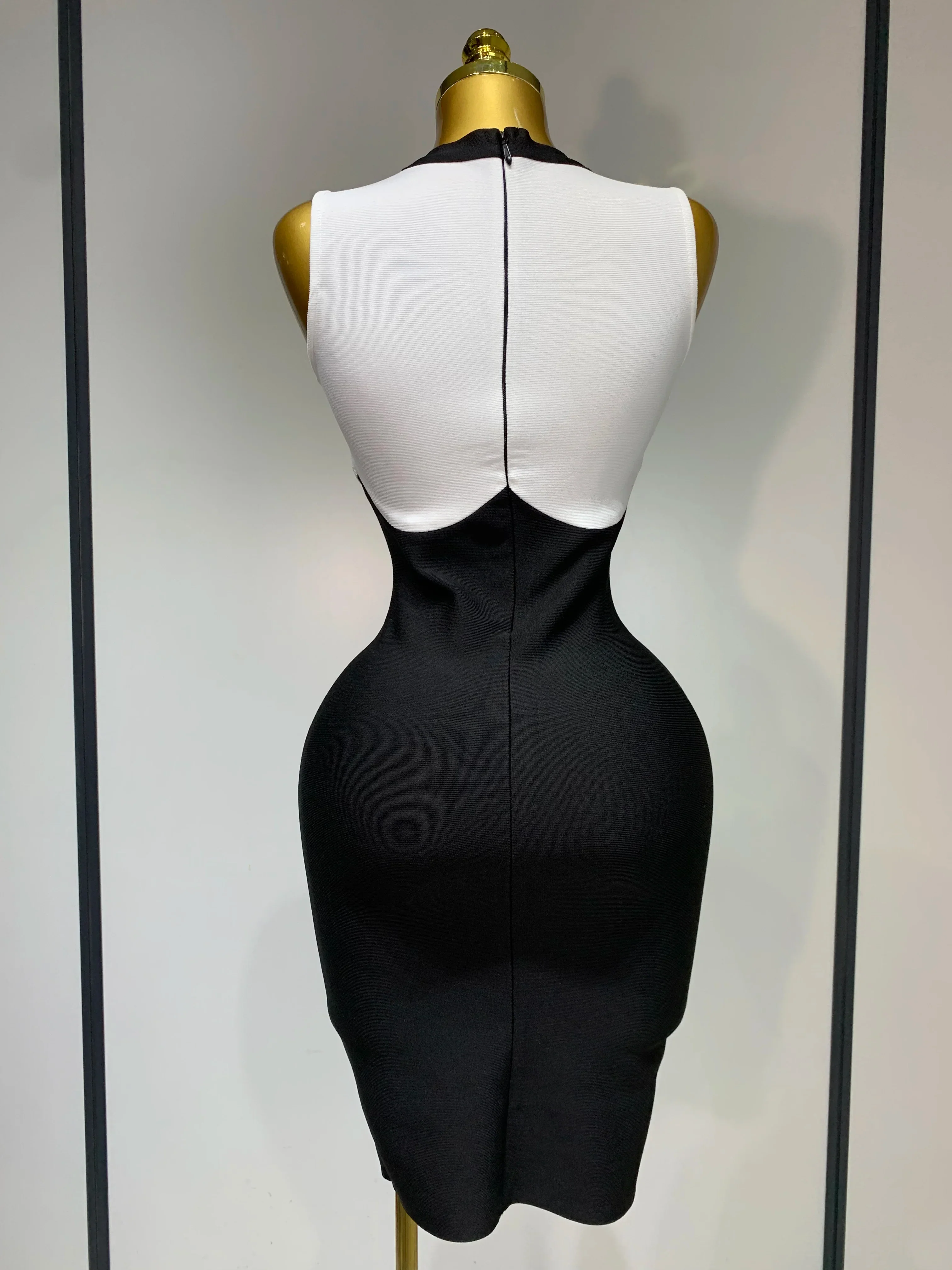 Fashionable Women Bandage Golden Buttons White Black Patchwork Sleeveless Bodycon Elegant Party Dresses - Image 4