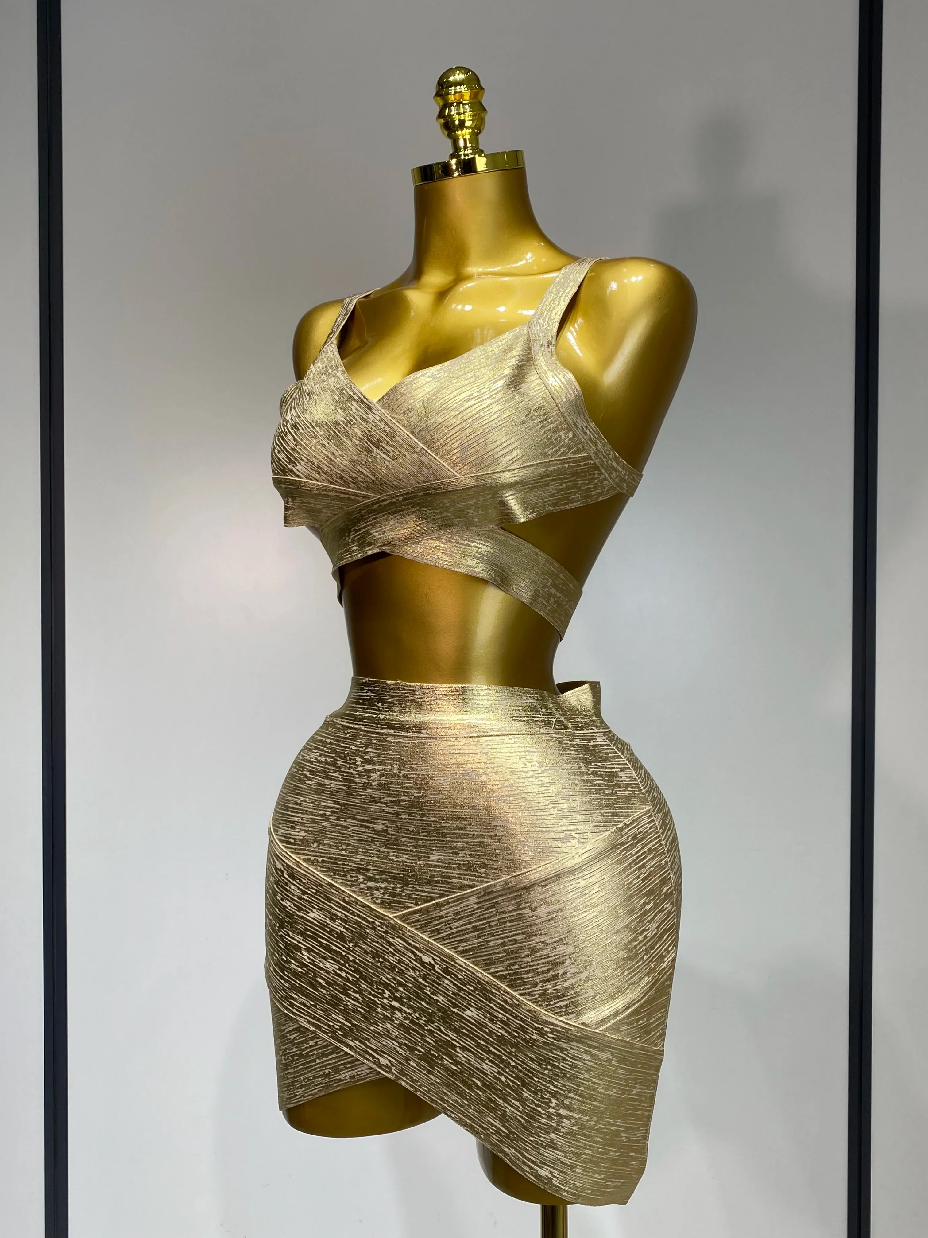 New Summer Sexy V Neck Gold Bandage Two Pieces Set Women Charming Celebrity Bodycon Skirt Suits Club Birthday Vestido - Image 2
