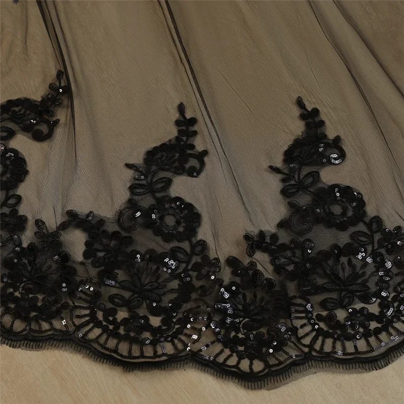 3.5 Meters Sequined Veil Black Lace Bridal Veil Metal Comb - Image 3