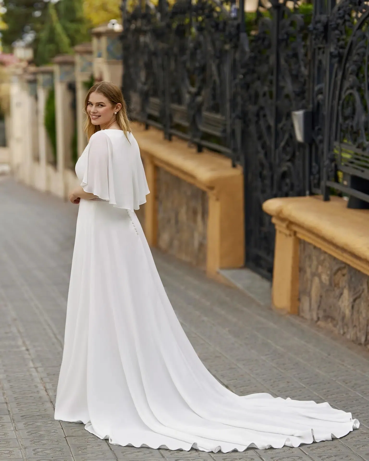 Long Wedding Dress with Cape Sleeves Vestido De Novia Bridal Gown Court Train Modern Princess Mermaid Satin Wedding Dress Bow Satin - Image 2