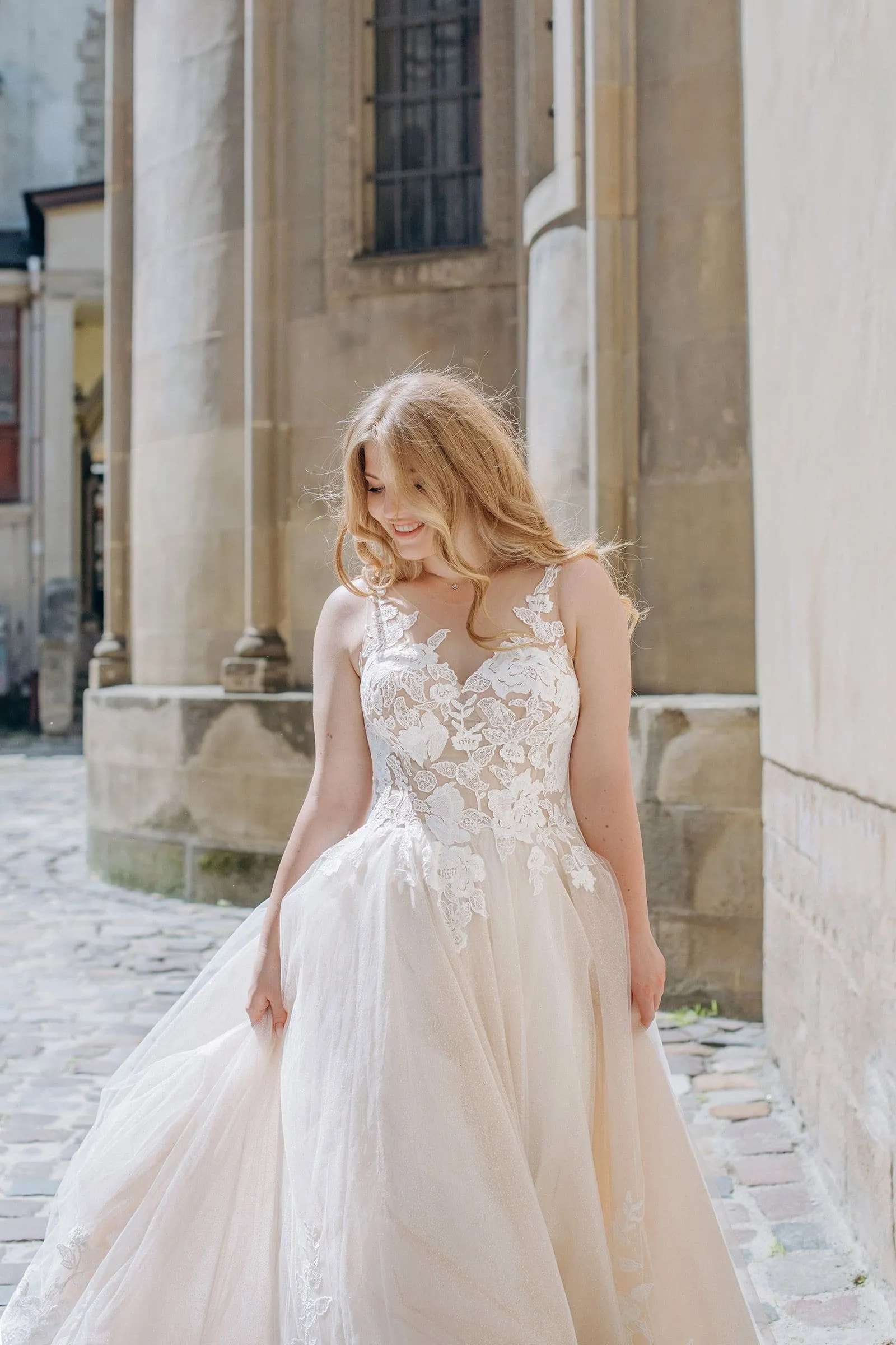 A-Line Tulle Wedding Dresses Plus Size V Neck Sleeveless Bride Gowns Appliques LAce up Back Floor Length Vestido De Noiva - Image 3