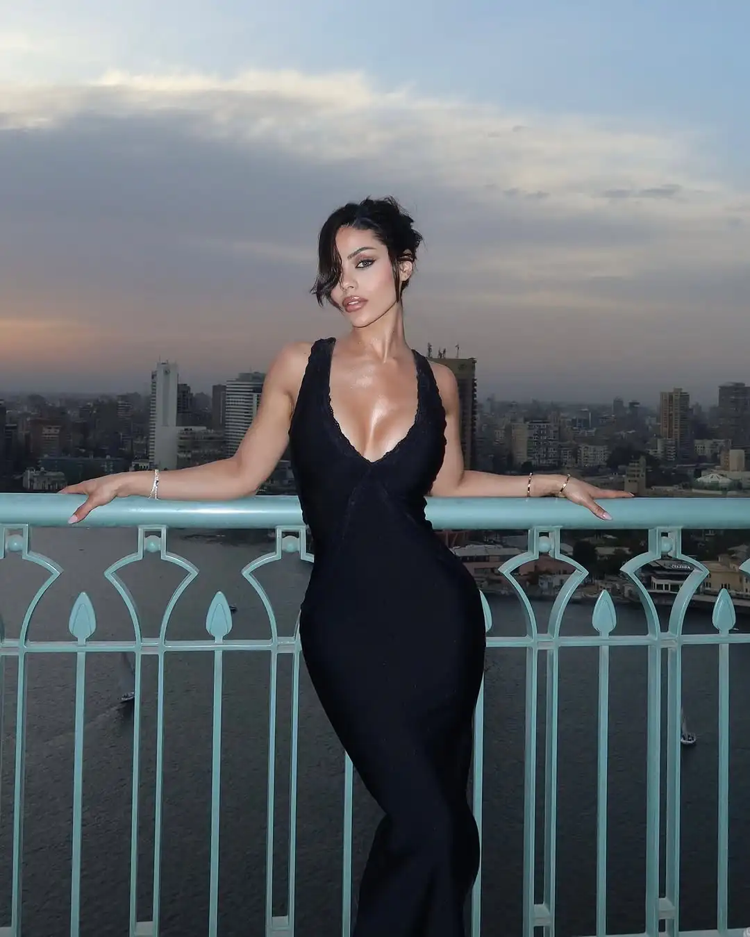 Black Color Women Sleeveless Sesxy V-Neck Lace Bodycon Long Bandage Dress Fashion Celebrate Evening Party Birthday Cocktail Wear - Image 2