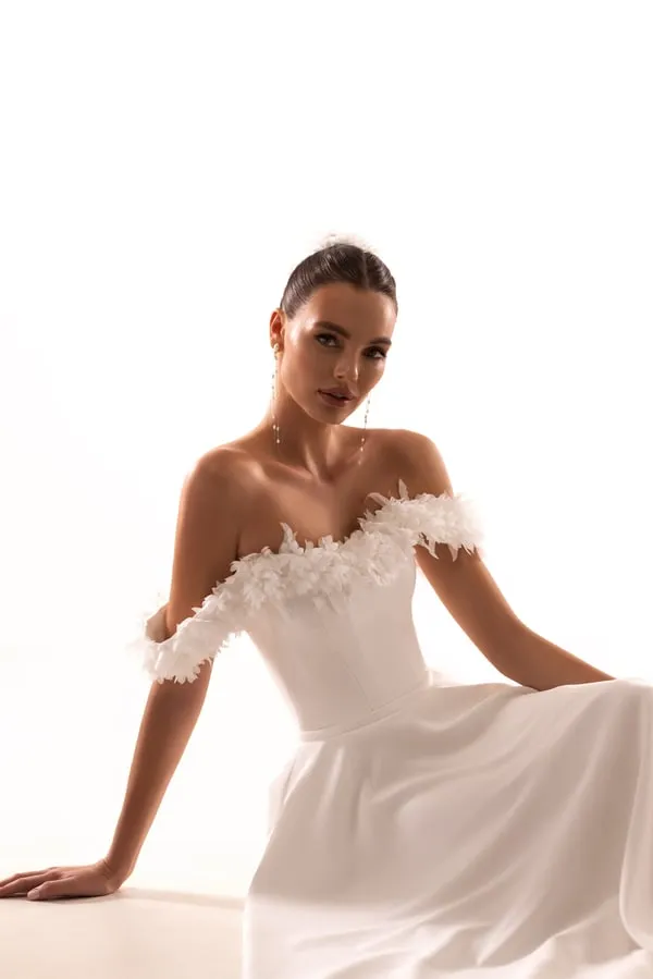 Chic A-Line Wedding Gown with Boat Neckline, Dropped Straps, and Button Embellishments - Image 3