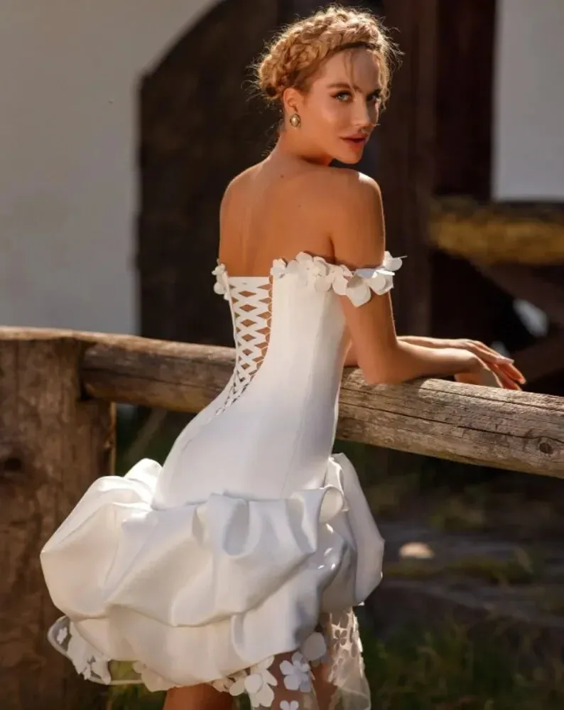 Chic and glamorous luxury custom wedding dress sexy short Sweetheart Backless 3D Flower Beach romantic bridal party dress - Image 3