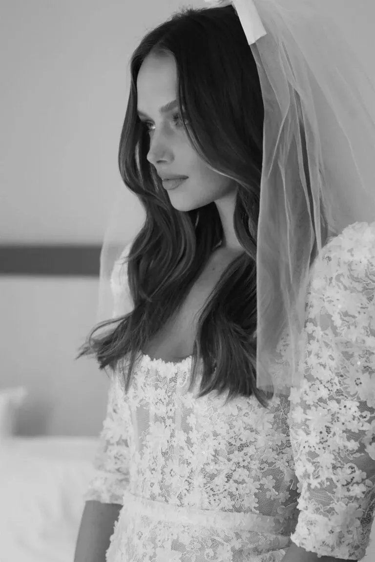Chic Short Wedding Dress with Cap Sleeves, Round Neckline, and Delicate Lace Embellishments – Elegant Beach Bridal Attire - Image 3