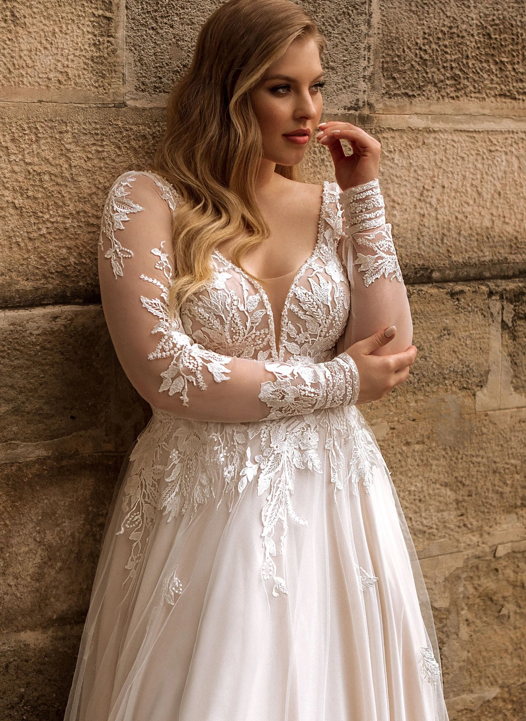 Classic A-Line Wedding Dresses Plus Size V Neck Long Sleeves Bride Gowns Appliques Floor Length Tulle Robe De Mariee - Image 2