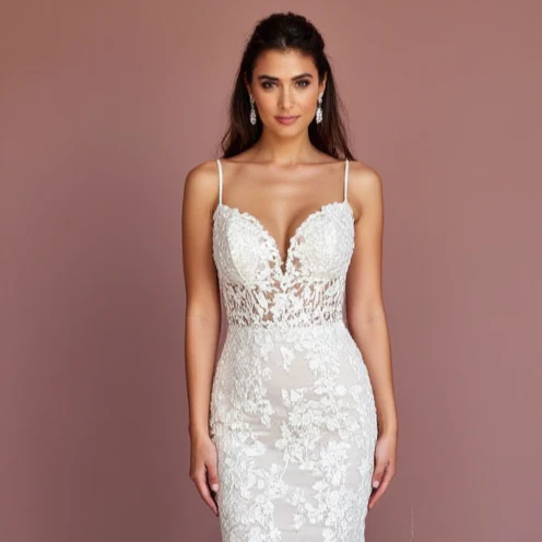 Classic Mermaid Wedding Dress for a Royal-Inspired Wedding Theme - Image 4