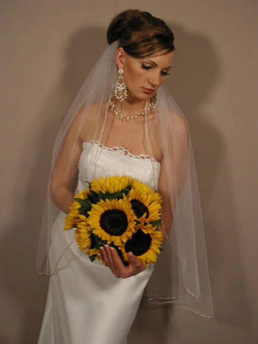 Crystal Wedding Veil 1 Layer Fingertip Length Bridal Veil in White, Ivory ,Off-white - Image 2