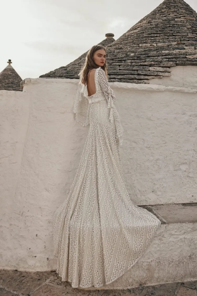 Dreamy Beach Wedding Dress with Long Sleeves, Sweetheart Neckline & Flowing A-Line Silhouette for an Effortlessly Romantic Look - Image 2