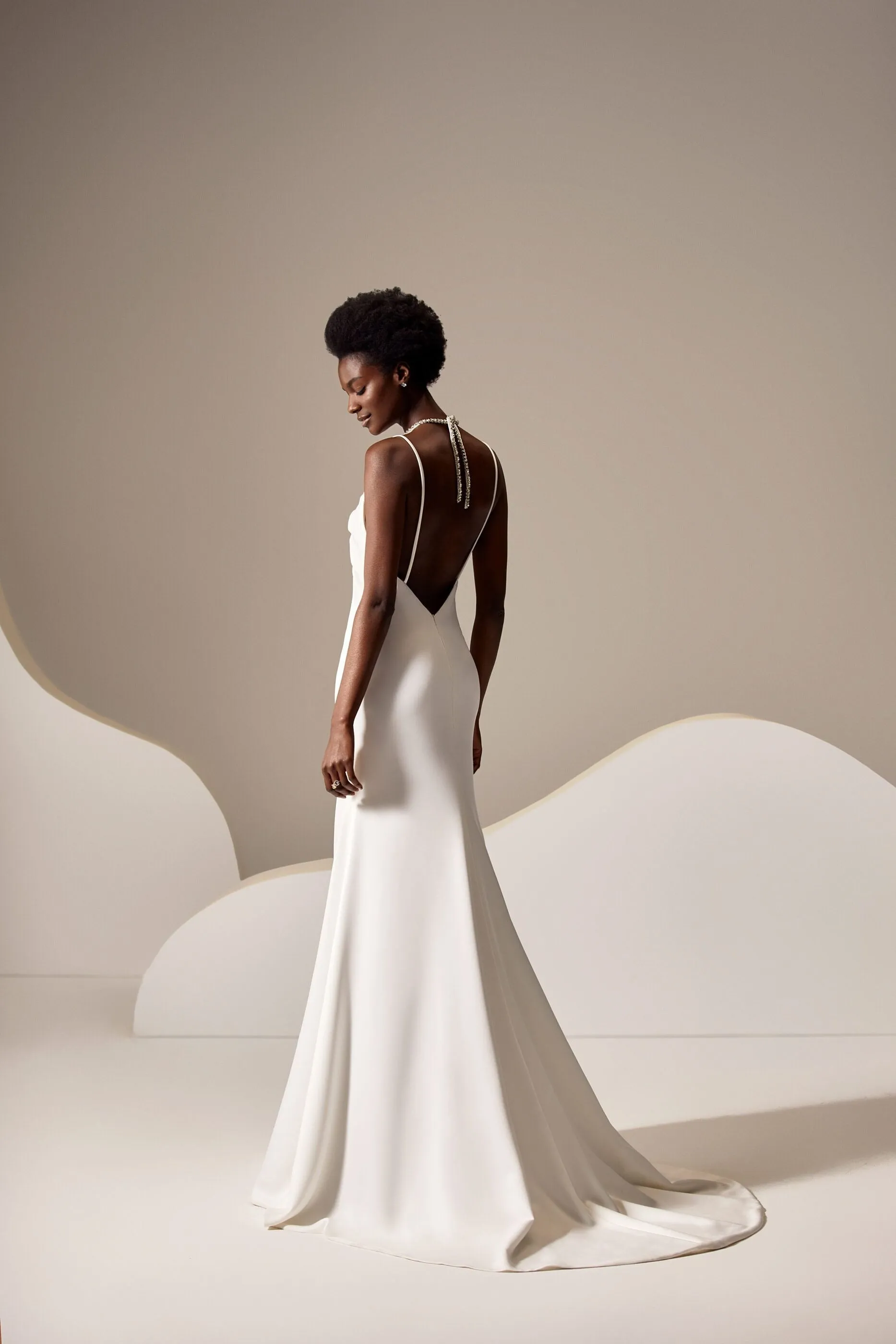 Silky Delicate Wedding Dress with Open Back and Beaded Spaghetti Straps Bow Satin Bridal Gown Modern Court Train Princess Vestido De Novia Mermaid - Image 3