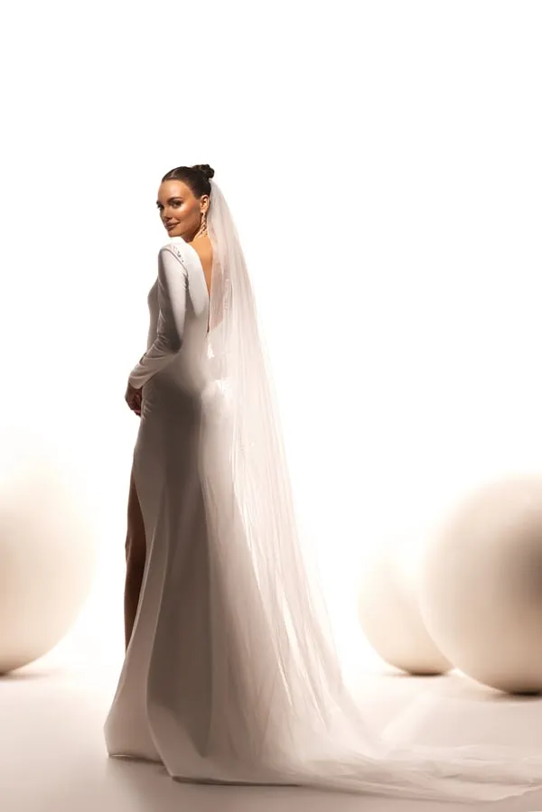 Elegant Long Sleeve Ivory V-Neck Wedding Dresses Mermaid Crepe Zipper Back Sweep Train Bridal Gowns with Slit for Women - Image 2