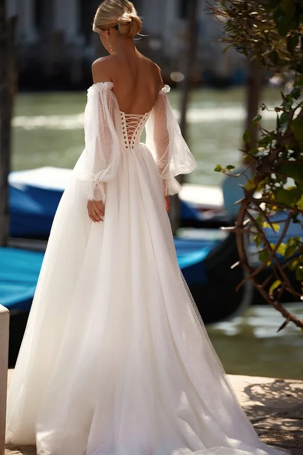 Elegant Wedding Dress with Sweetheart Neckline, Removable Sleeves, and Separate Sleeve Embellishments, Featuring a Natural Waistline for a Stunning Bridal Look - Image 2