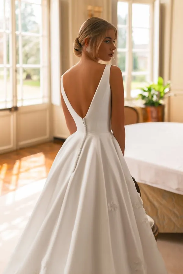 Exquisite A-line Appliques Wedding Dresses Ladies Court Train Open Back Sleeveless V-neck Corset Bridal Dresses Custom - Image 6