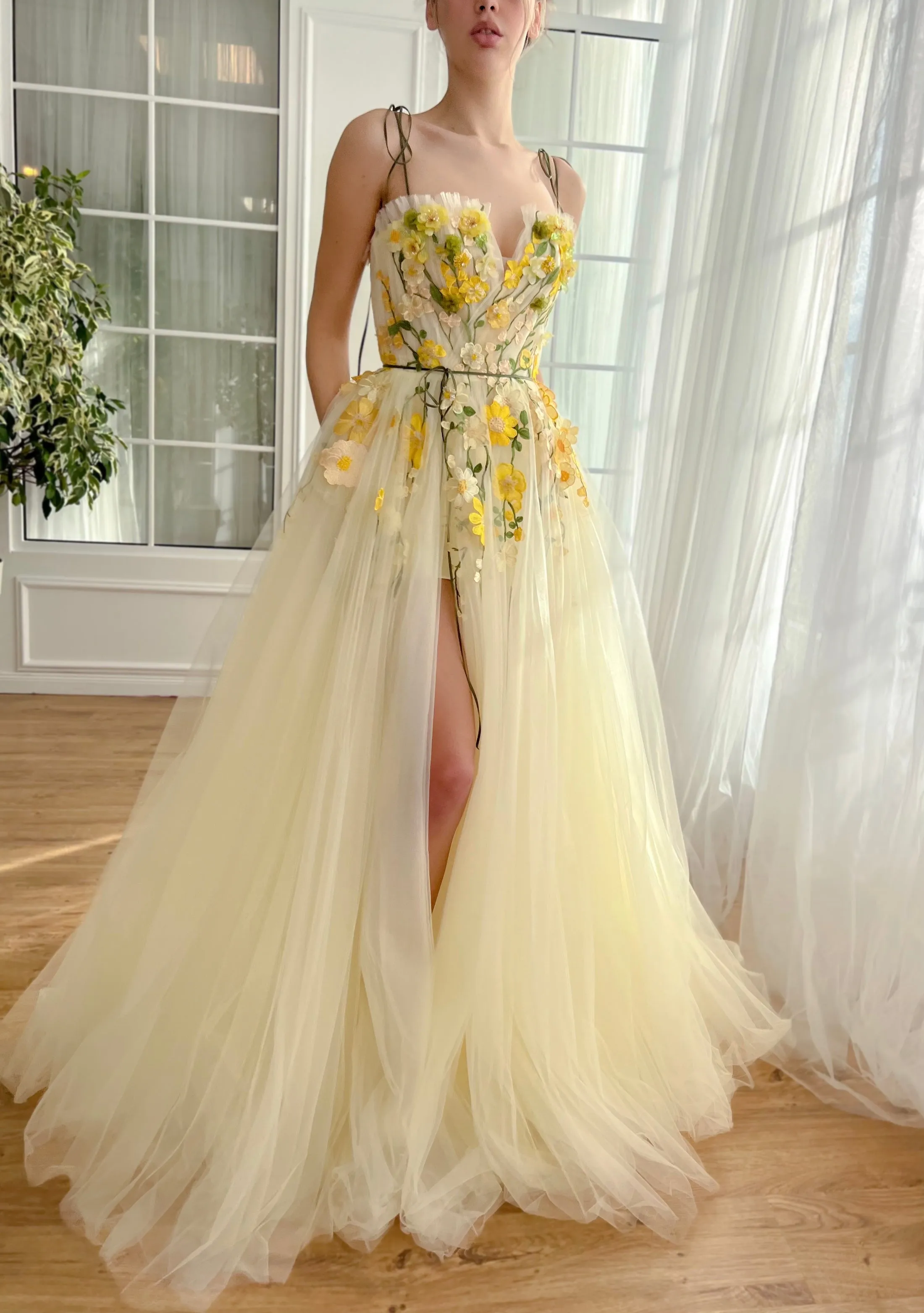 Faint Yellow A-line Prom Dresses Lace Appliques Spaghetti Strap Formal Evening Sweep Train Side Split Sleeveless Clubbing - Image 4