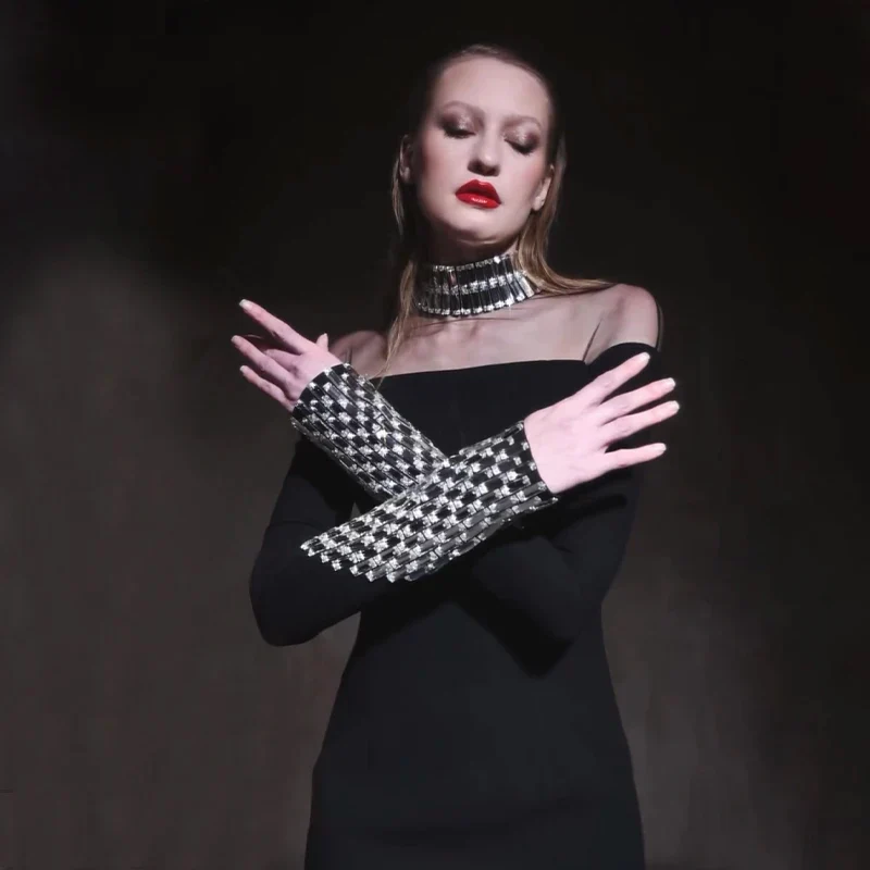Fashion Sexy European And American Women Long Sleeve Black Sexy Round High Neck Color Long Sleeve Diamond Decoration Slim Dress - Image 2