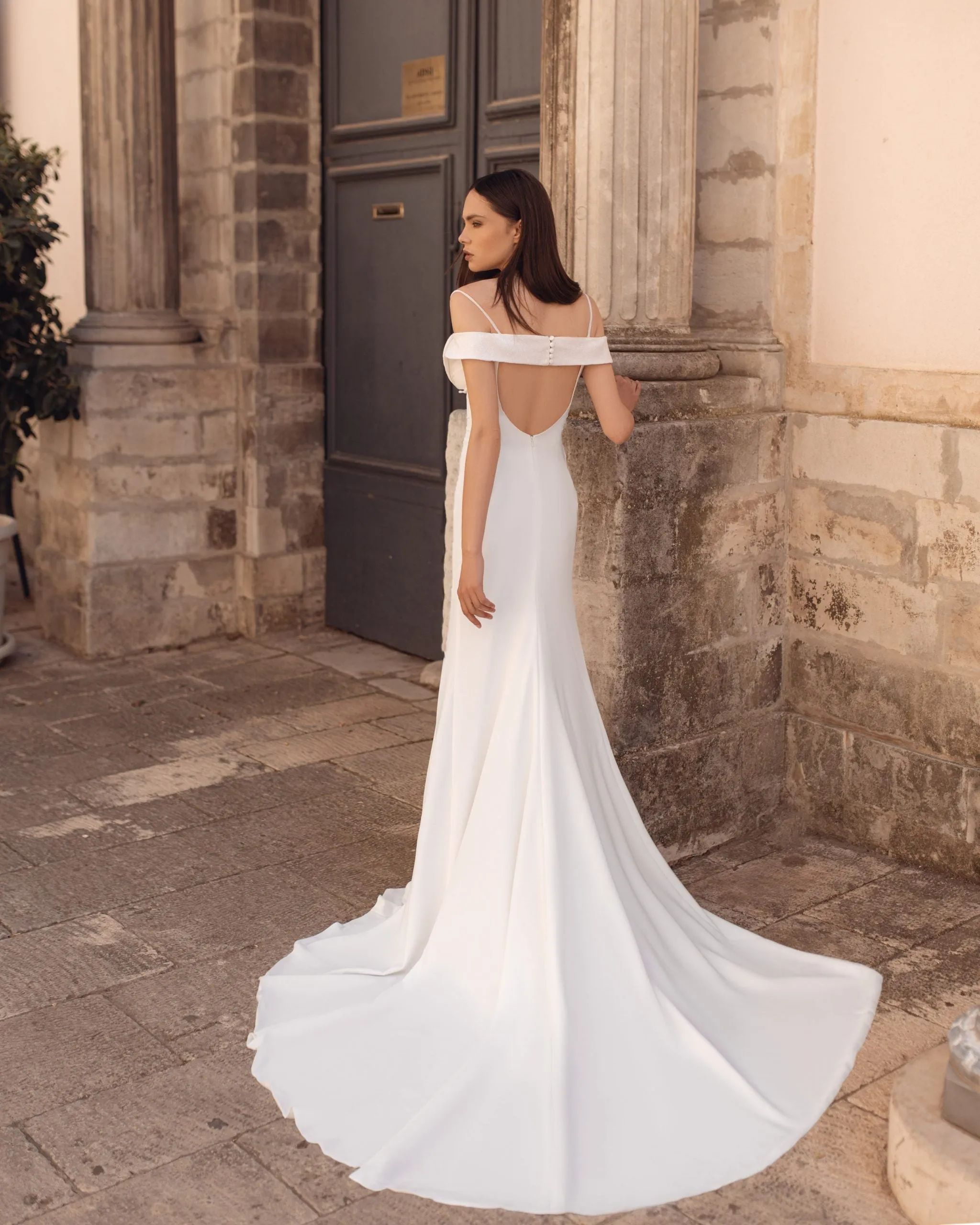 Glamorous Mermaid Wedding Gown with an Off-Shoulder Neckline and a Flattering Natural Waistline for a Breathtaking Bridal Look - Image 2