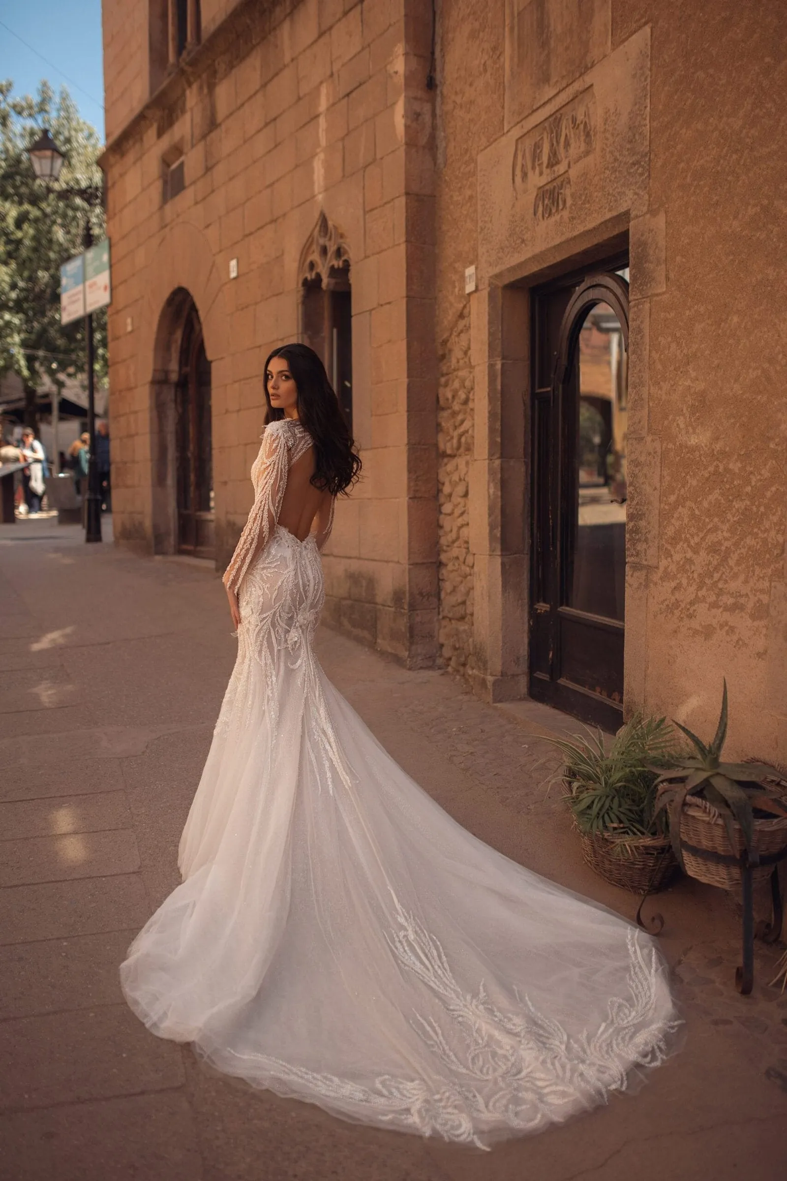Glamorous Mermaid Wedding Gown with Sparkling Lace, Sequins, and a Flowing Tulle Train for a Breathtaking Bridal Entrance - Image 3