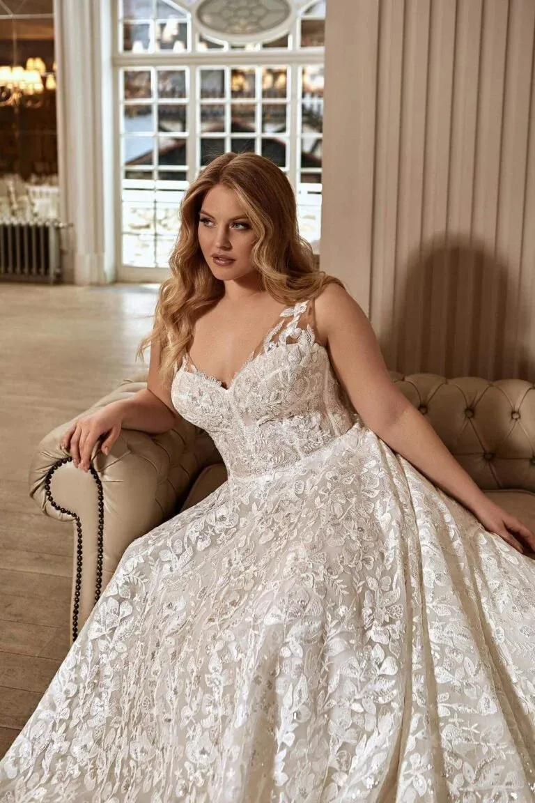 Graceful Plus Size A-Line Bride's Dress with Spaghetti Straps and Sweetheart Neckline, Designed with a Flattering Natural Waistline for a Romantic Bridal Look - Image 3