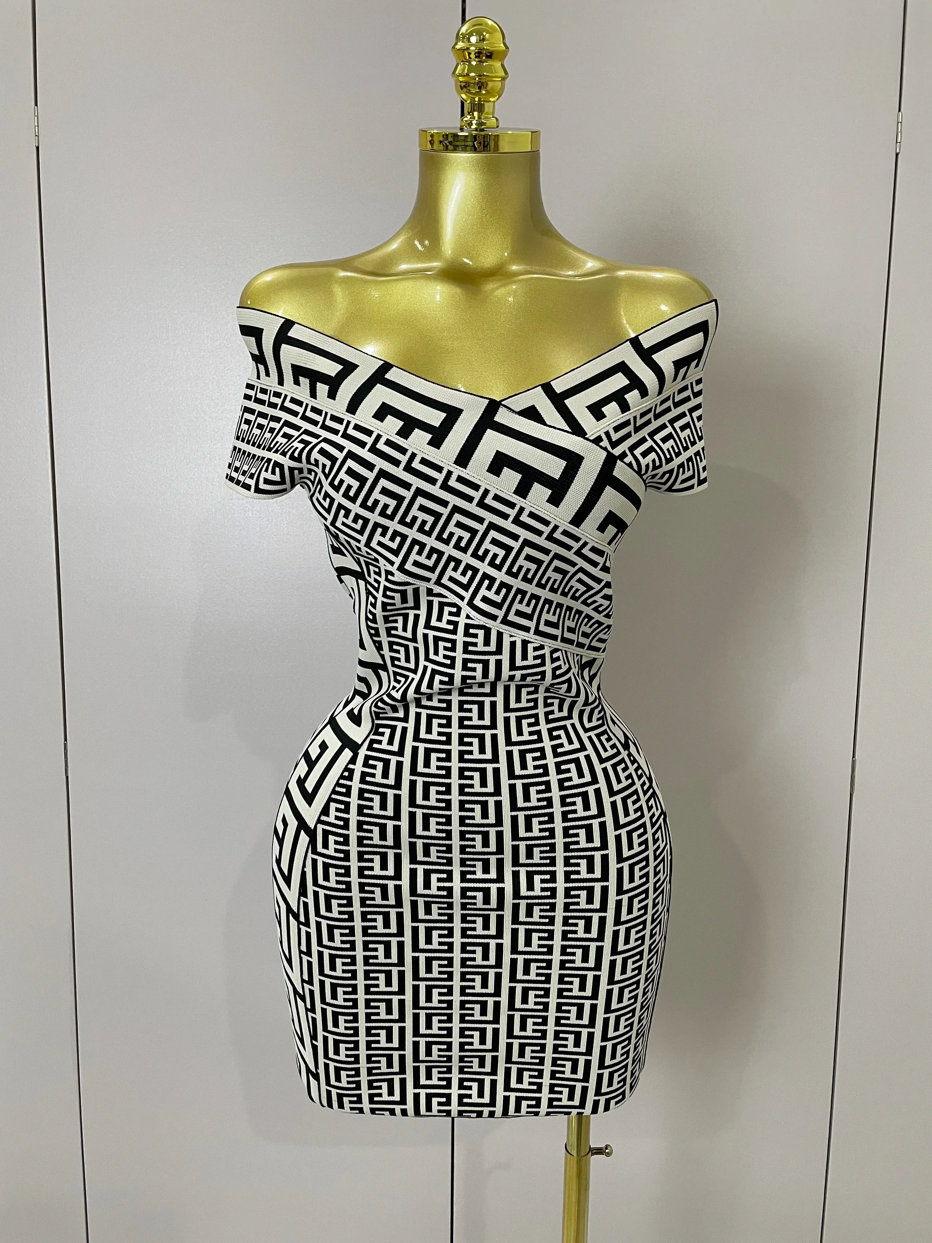 Women Sexy Jacquard Slash Neck Off Shoulder Bodycon Mini Bandage Dress Elegant Evening Birthday Party Dress
