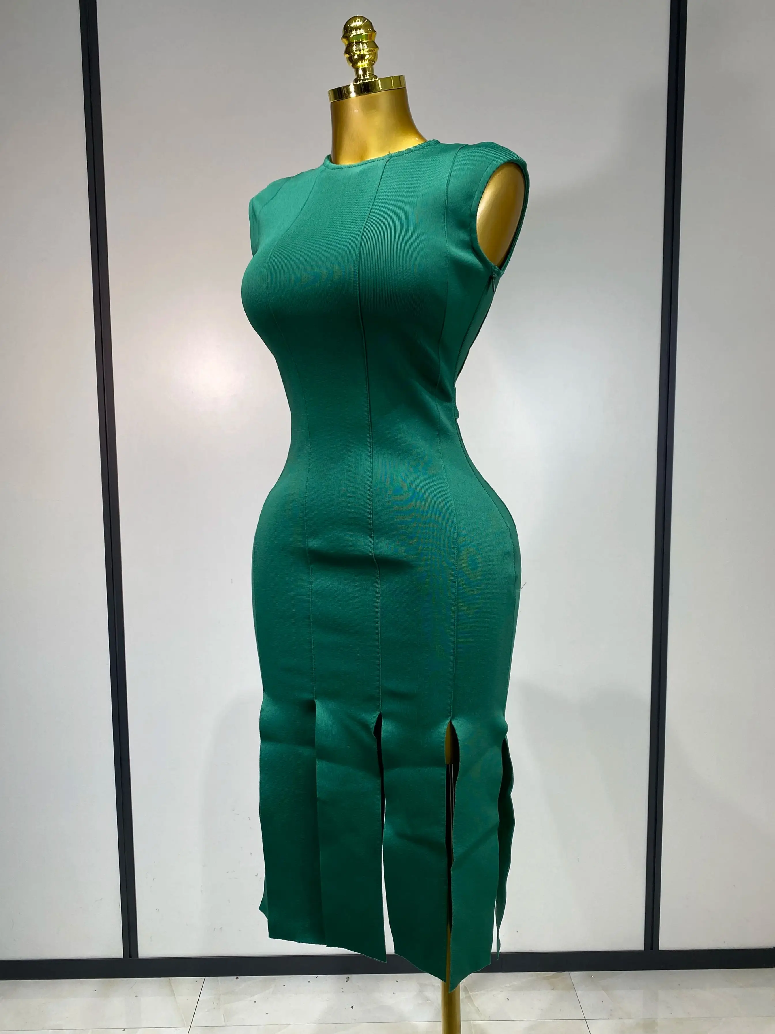 Luxury Birthday Dress Sexy O Neck Sleeveless Hollow Out Fringe Dress Women Green Slim Dresses Elegant Evening Party Club Gowns - Image 3
