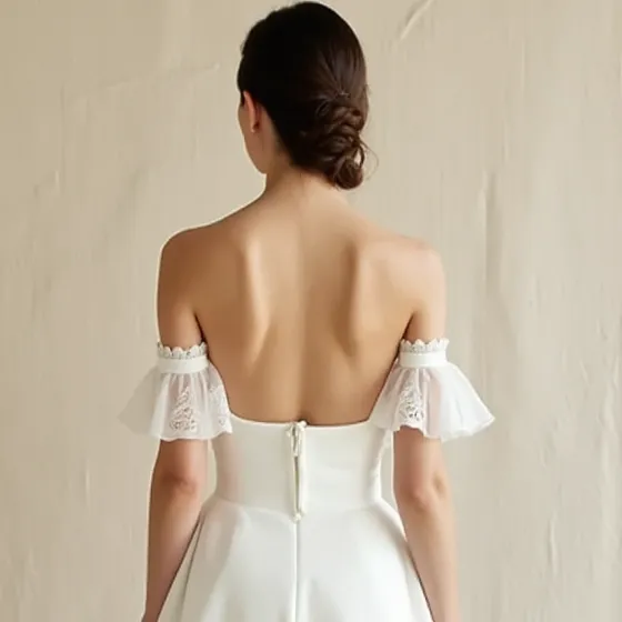Mini Wedding Dress with Classic Details for a Vintage Appeal - Image 5
