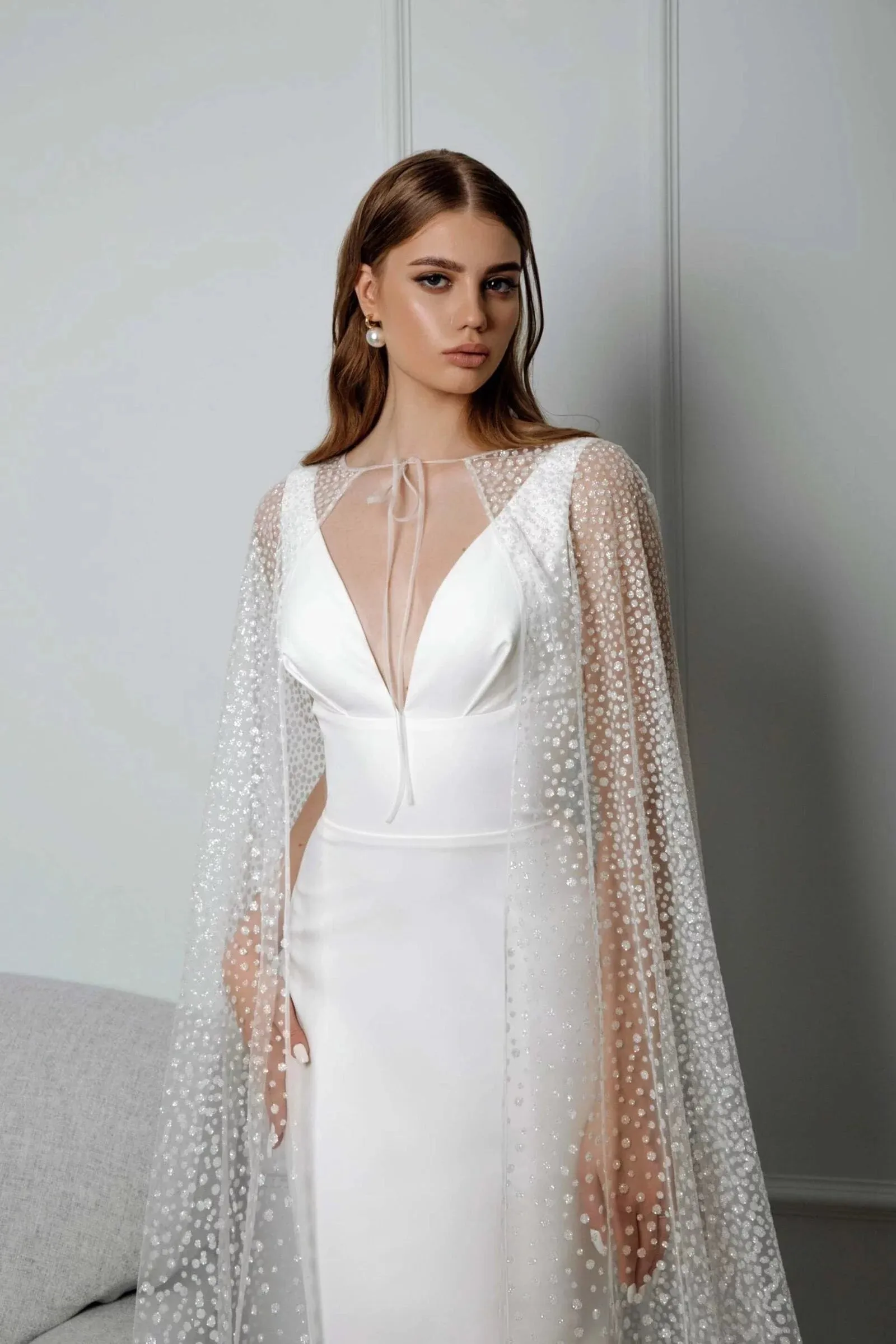 Minimalist Mermaid Bridal Dress with Straps and V-Neckline for a Sleek and Elegant Wedding Look - Image 3
