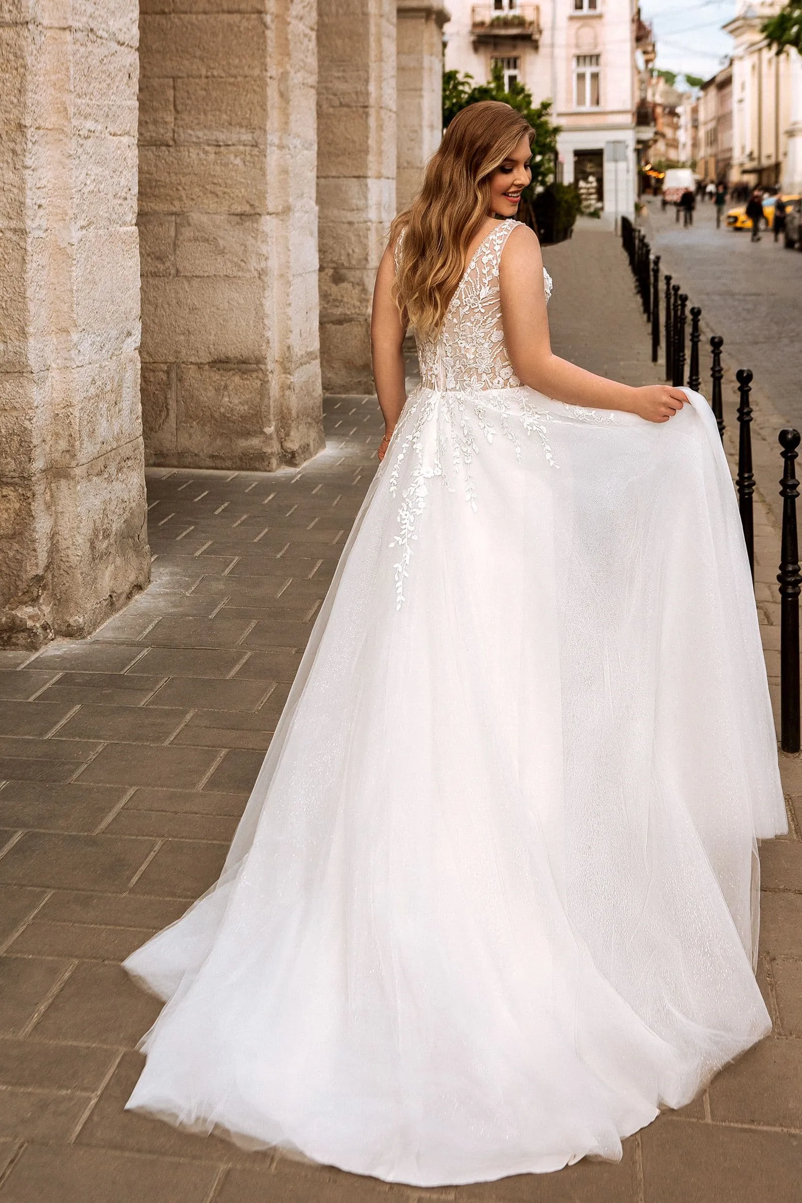 Modern Sexy V Neck A Line Women's Wedding Dresses Pretty Appliques Lace Bride Gowns Graceful Sleeveless Beach Vestidos De Novia - Image 2