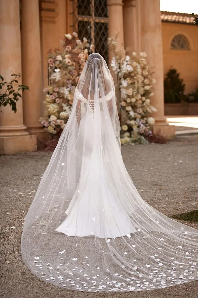 Off-Shoulders Ivory Mermaid Modern Satin Vestido De Novia Satin Princess Gown Wedding Dress Bow Court Train Dress - Image 4