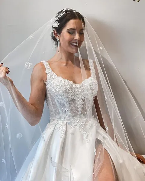 Pretty V Neck Floral Pearls A-line Wedding Dress Spaghetti Strap Flowers Satin Bridal Dresses Side Slit Backless Wedding Gowns - Image 4
