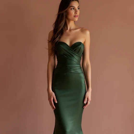 Regal Green Evening Dress & Prom Dress with Long Cape for a Royal Look - Image 4