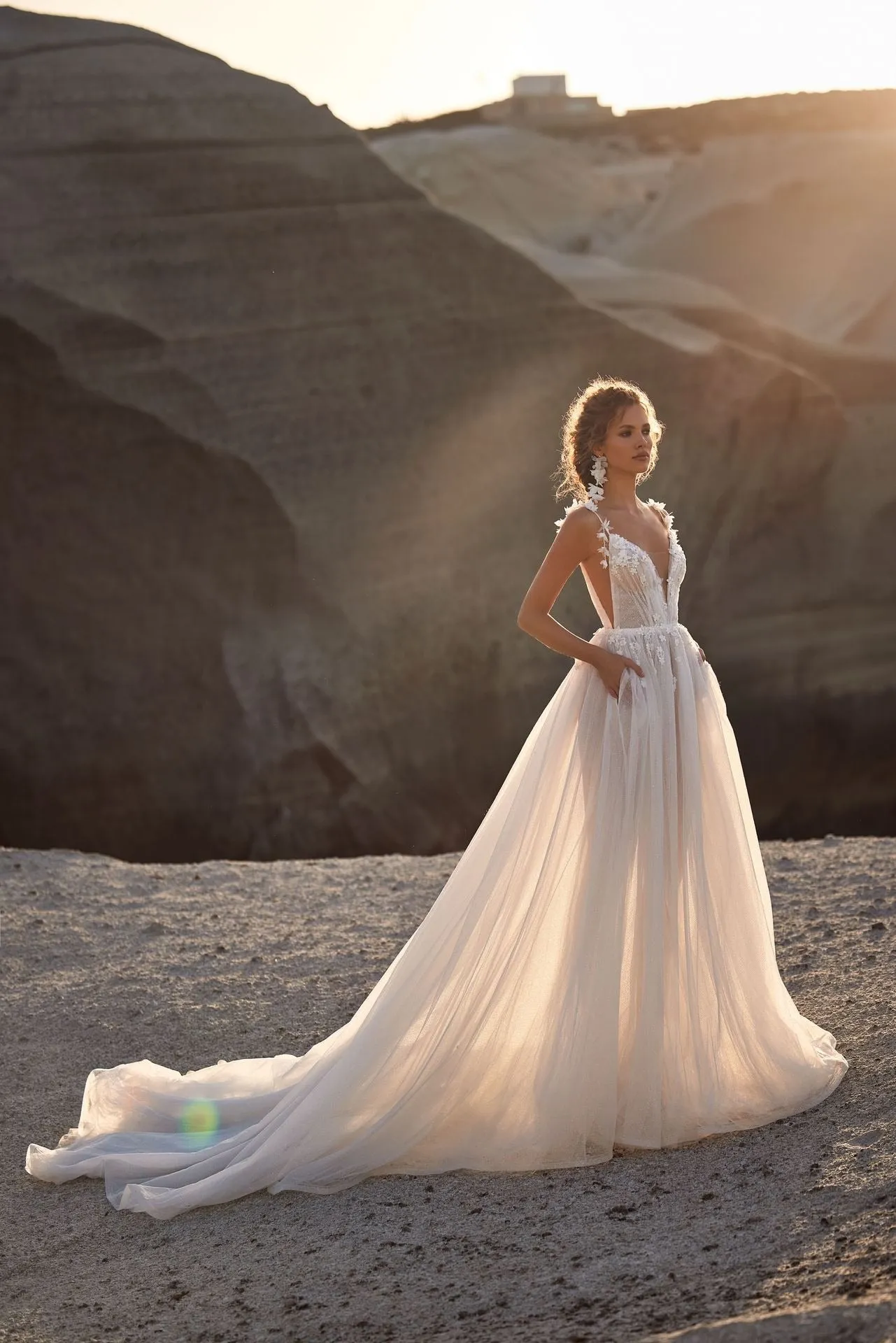 Dreamy Wedding Gown on Straps Adorned with Volumetric Flowers Vestido De Novia Mermaid Bow Satin Bridal Gown Modern Court Train Princess Wedding Dress - Image 3