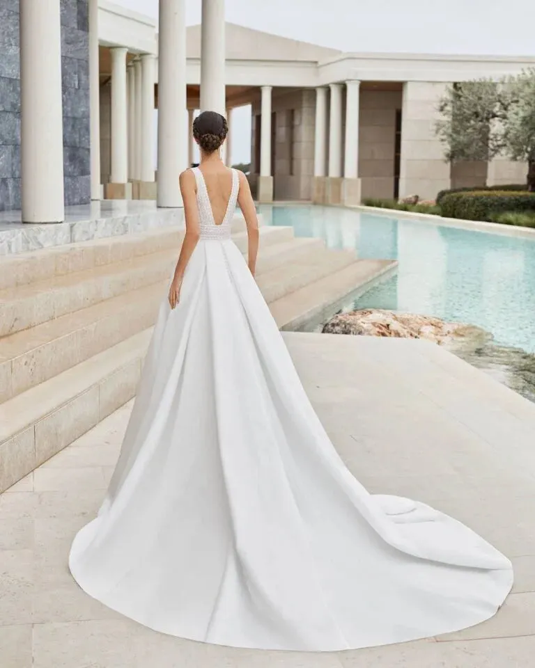 Romantic A-Line Wedding Gown with Delicate Lace Detailing, Elegant Spaghetti Straps, and a Flattering V-Neckline for a Timeless and Breathtaking Bridal Look - Image 2