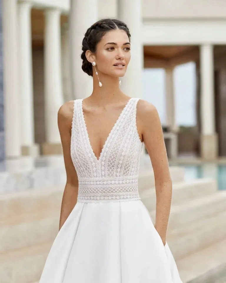 Romantic A-Line Wedding Gown with Delicate Lace Detailing, Elegant Spaghetti Straps, and a Flattering V-Neckline for a Timeless and Breathtaking Bridal Look - Image 3