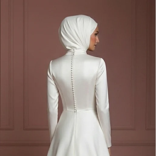 Satin Elegant A-Line Wedding Dress – Pearl White Hijab Outfit Muslim - Image 5
