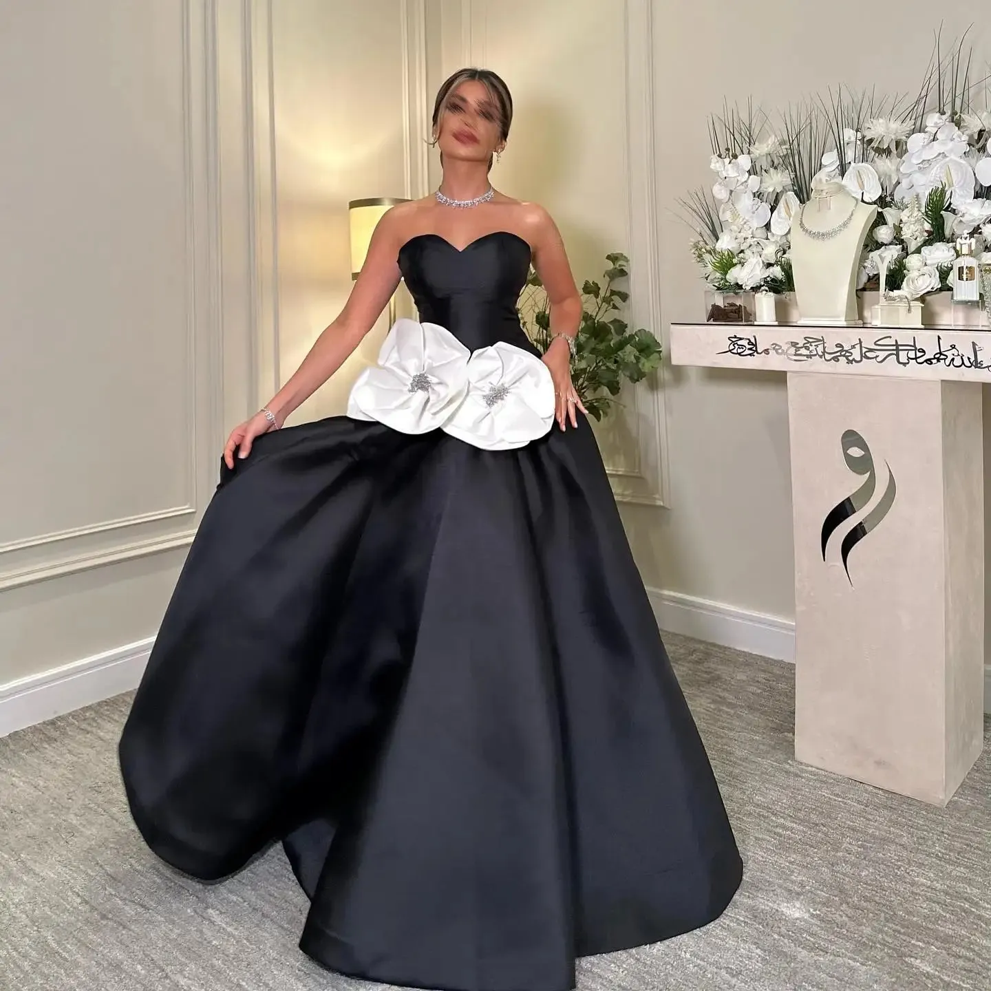 Sexy A-Line Prom Gowns Sweetheart Black White Floral Beaded Party Evening Dress Floor Length Saudi Formal Occasion Gown - Image 2