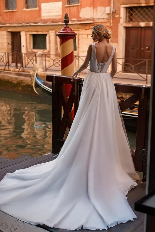 Simple Modern A Line Women's Wedding Dresses Charming Square Collar Bride Gowns Sleeveless Backless Sequined - Image 3