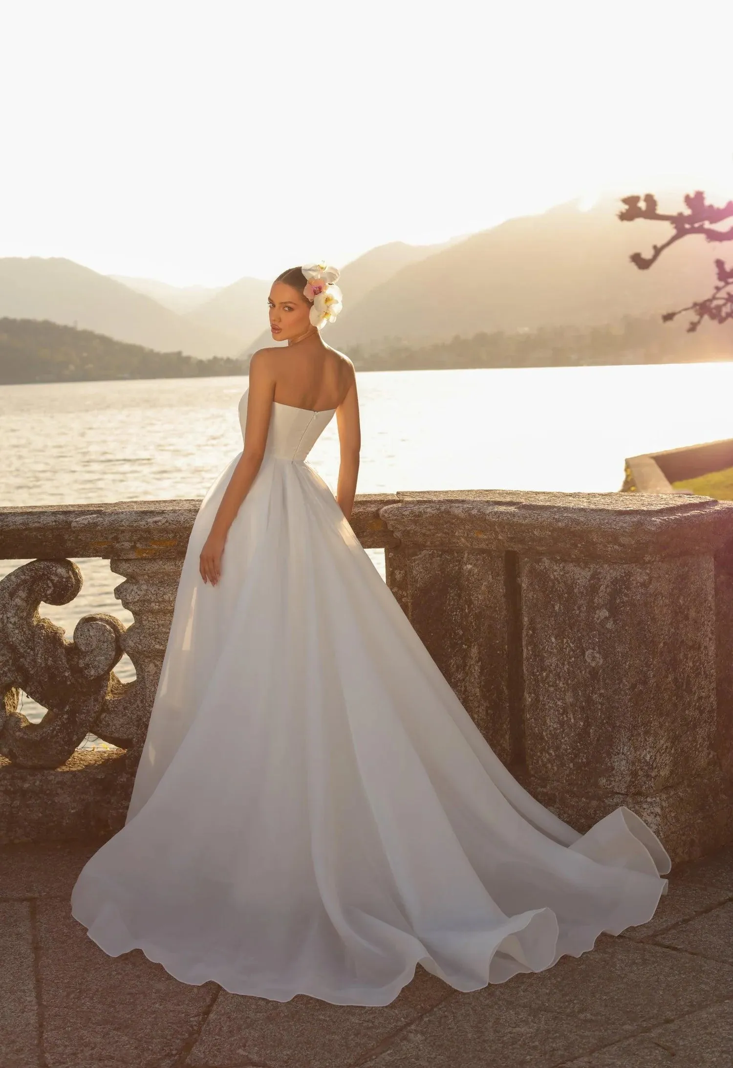 Simple Strapless A-Line Wedding Dresses High Split Sleeveless Sweep Train Bridal Gowns Vestidos De Noiva - Image 2