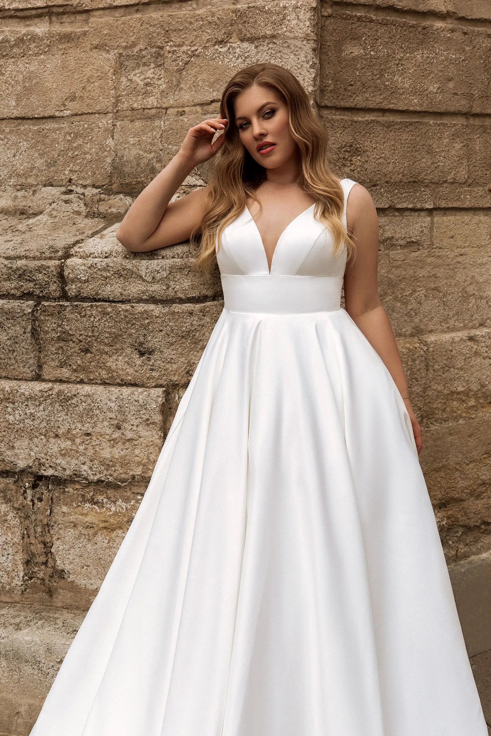 Simple Wedding Dresses V Neck Sweep Train Backless Vestidos De Novia Woman Bridal Gown Robe Mariee - Image 3