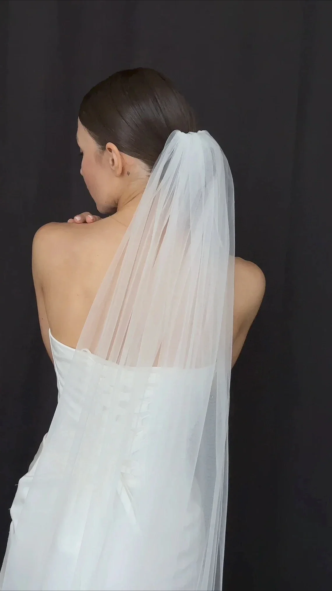Soft Single Layer Simple Wedding Veil for Brides Lightweight Bridal Headwear - Image 3