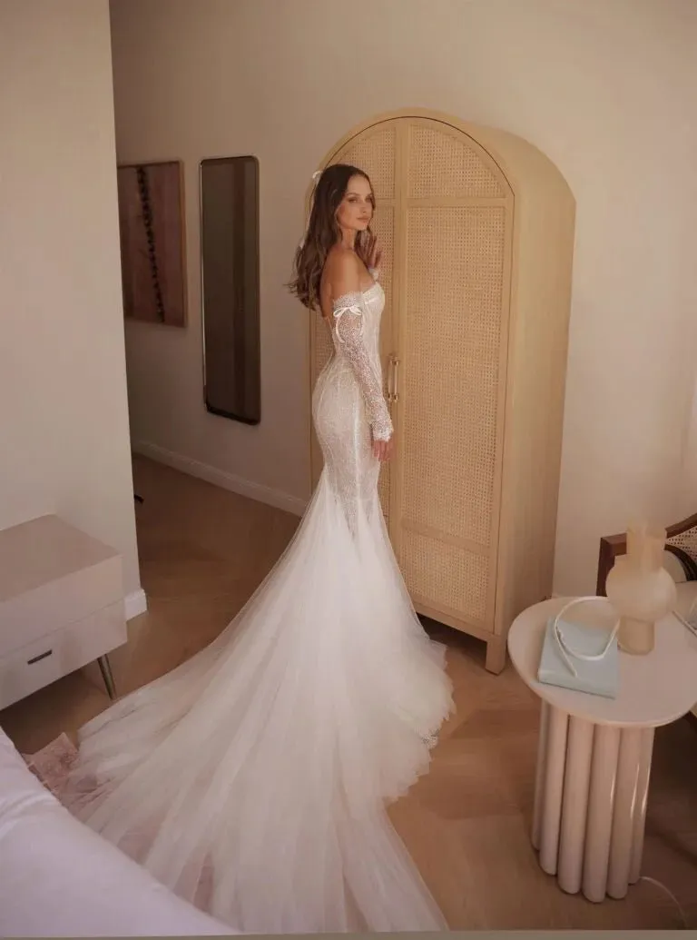 Sophisticated Mermaid Wedding Gown with Illusion Sleeves, Sweetheart Neckline, and Exquisite Lace Detailing – Elegant Bridal Dress - Image 3