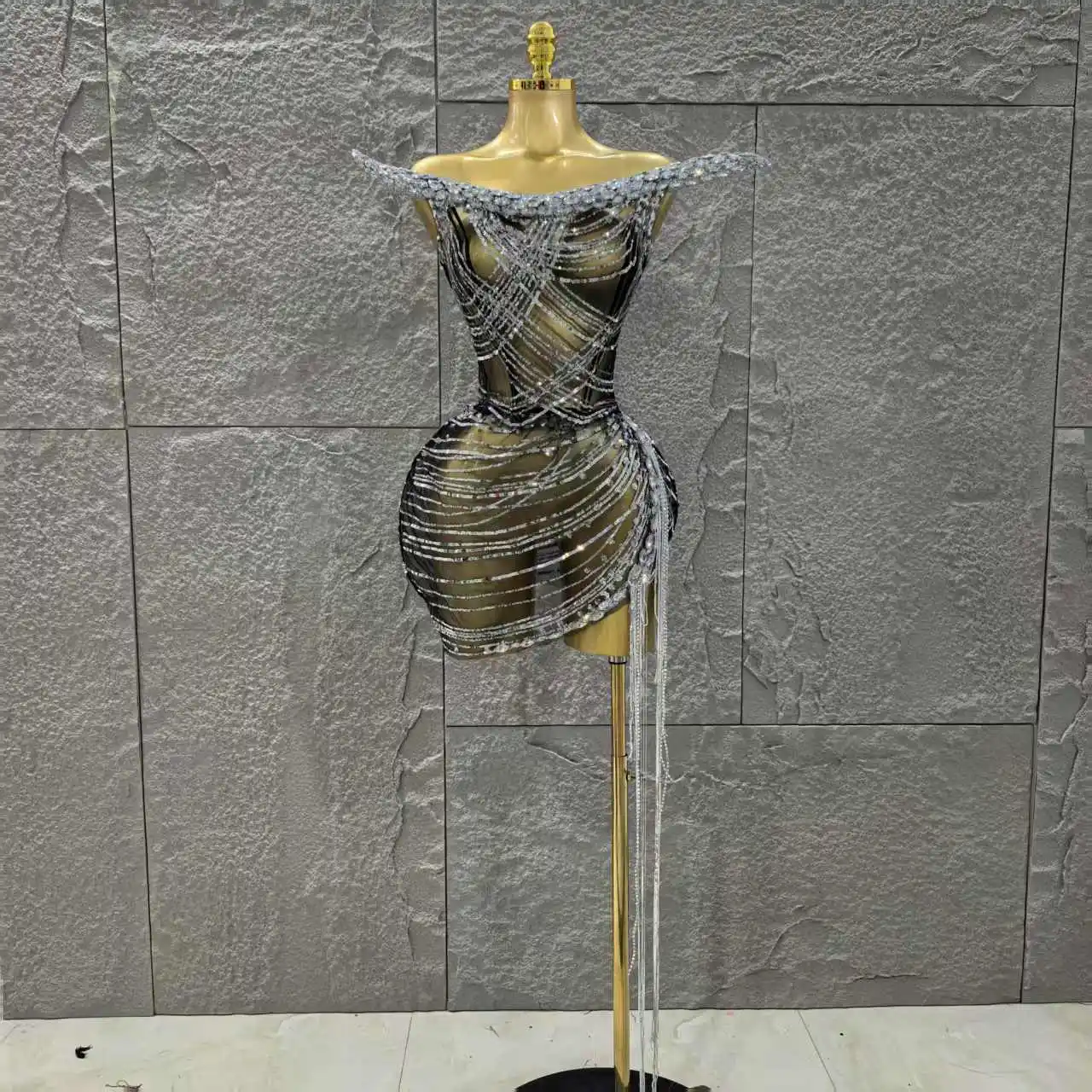 Women Sexy Strapless Shinning Sequins Bodycon Mini Dress Celebrate Nightclub Party Birthday Photo Shoot Stage Wear