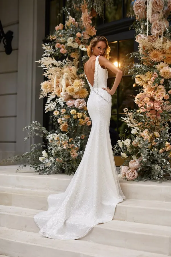 Stunning Mermaid Bridal Dress with Sleeveless Design, Deep Neckline, Pearl Embellishments, and a Natural Waistline for a Perfectly Elegant Look - Image 2