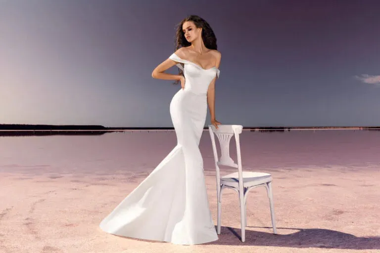 Stunning Mermaid Bride's Dress with Off-the-Shoulder Sleeves and Off-Shoulder Neckline, Designed with a Flattering Natural Waistline for a Sophisticated Bridal Look - Image 2