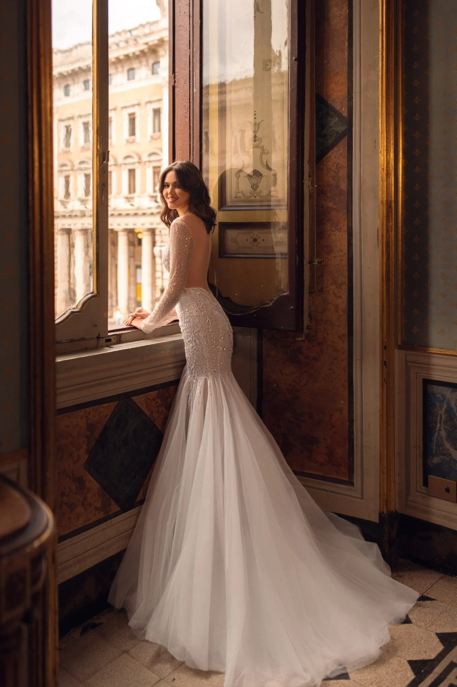 Stunning Mermaid Wedding Dress with Intricate Lace, 3D Flowers, Sequins, and Glitter for a Dazzling and Unforgettable Bridal Look - Image 3