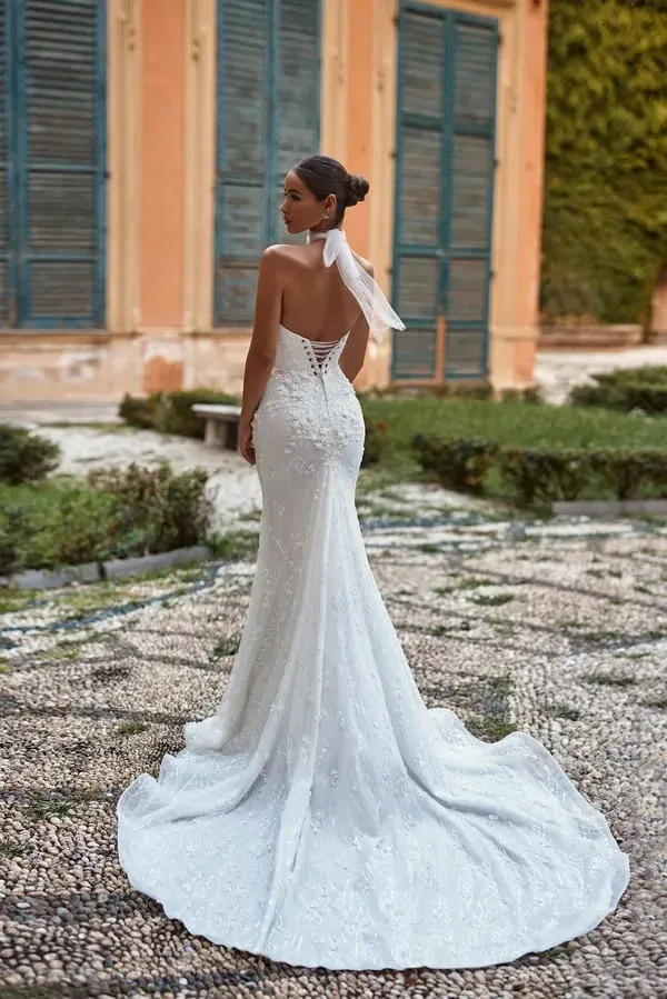 Stunning Mermaid Wedding Dress with Open Shoulders, Halter Neckline, and 3D Application Embellishments - Image 3