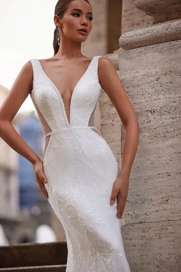 Stunning Mermaid Wedding Dress with Sleeveless Design, Deep Neckline, and Elegant Sequined Embellishments - Image 3